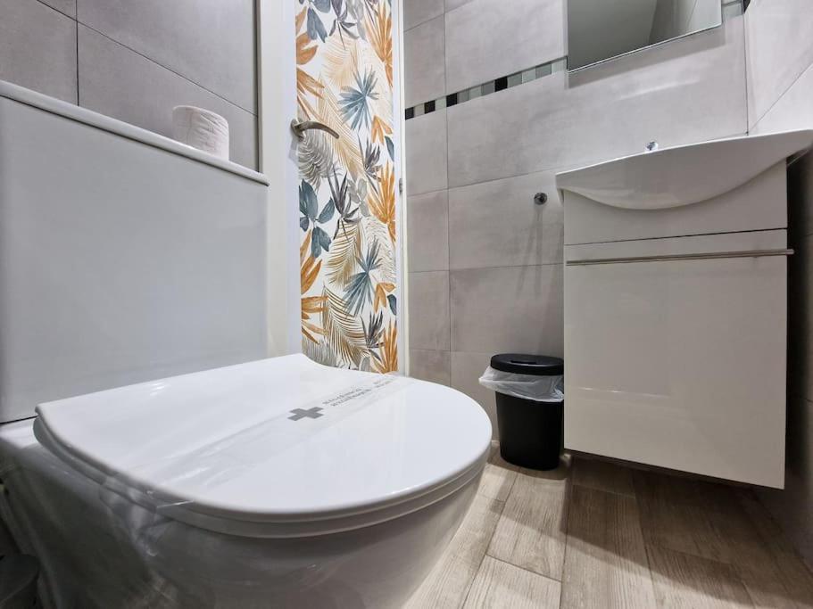 마드리드 Mediodia Chica Apartamento Tipo Loft En La Latina 아파트 외부 사진